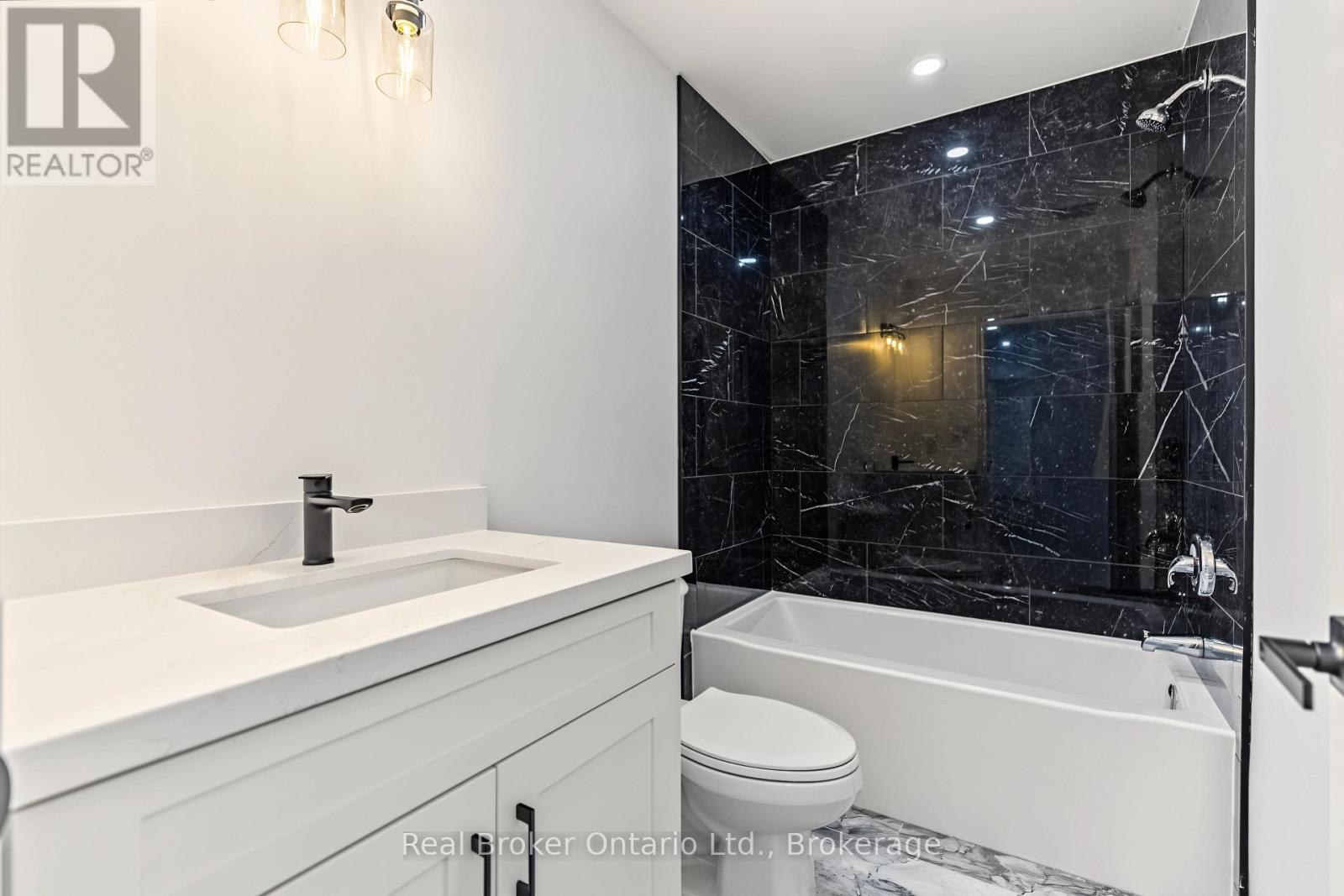 155 CANROBERT STREET - 34