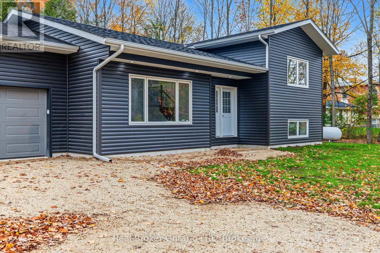 155 CANROBERT STREET - 6
