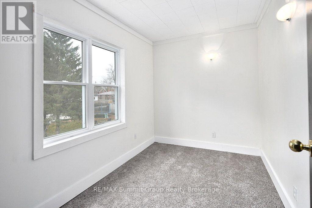 151 Main Street East — photo 34