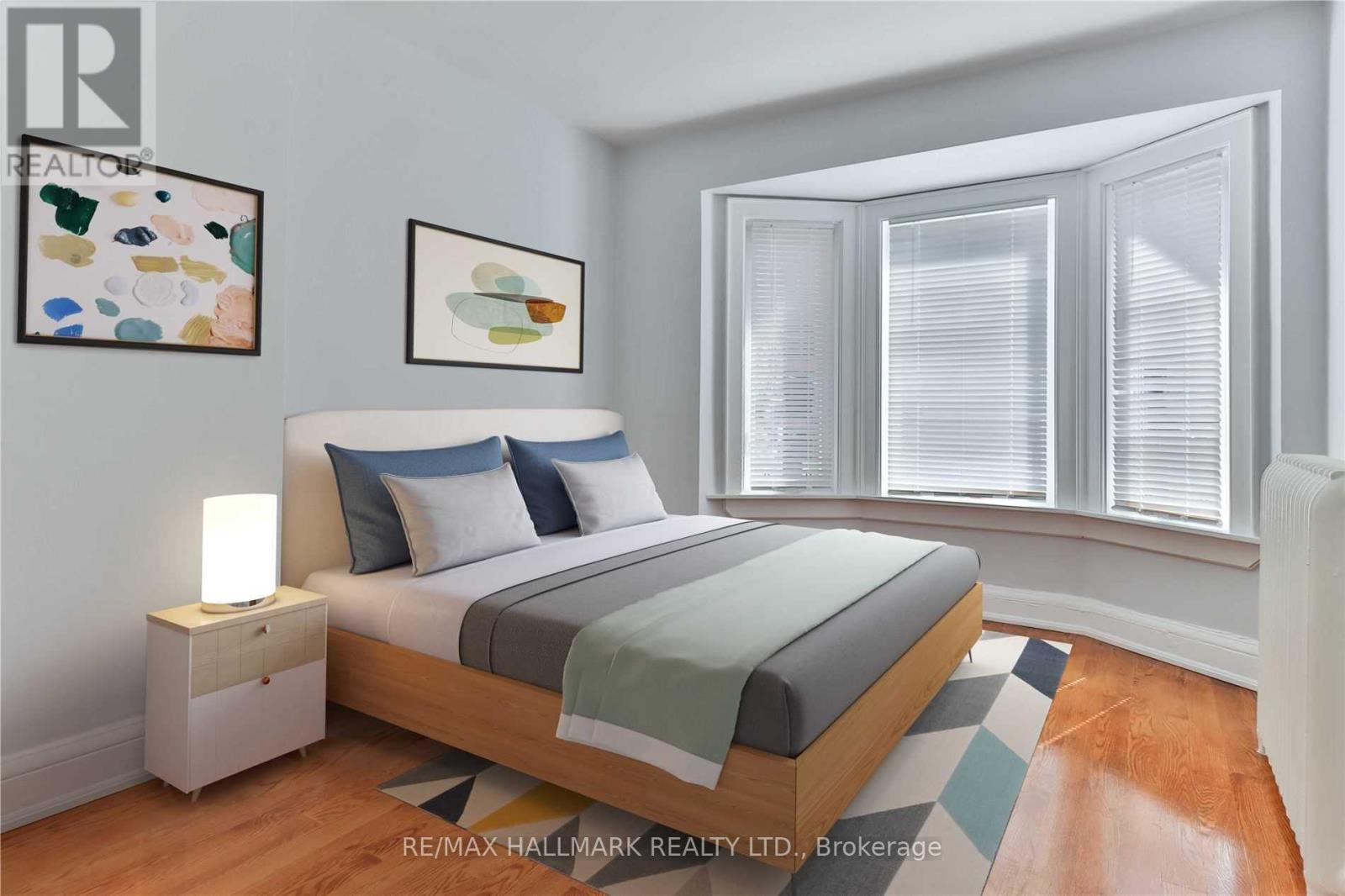 880 College Street — photo 10
