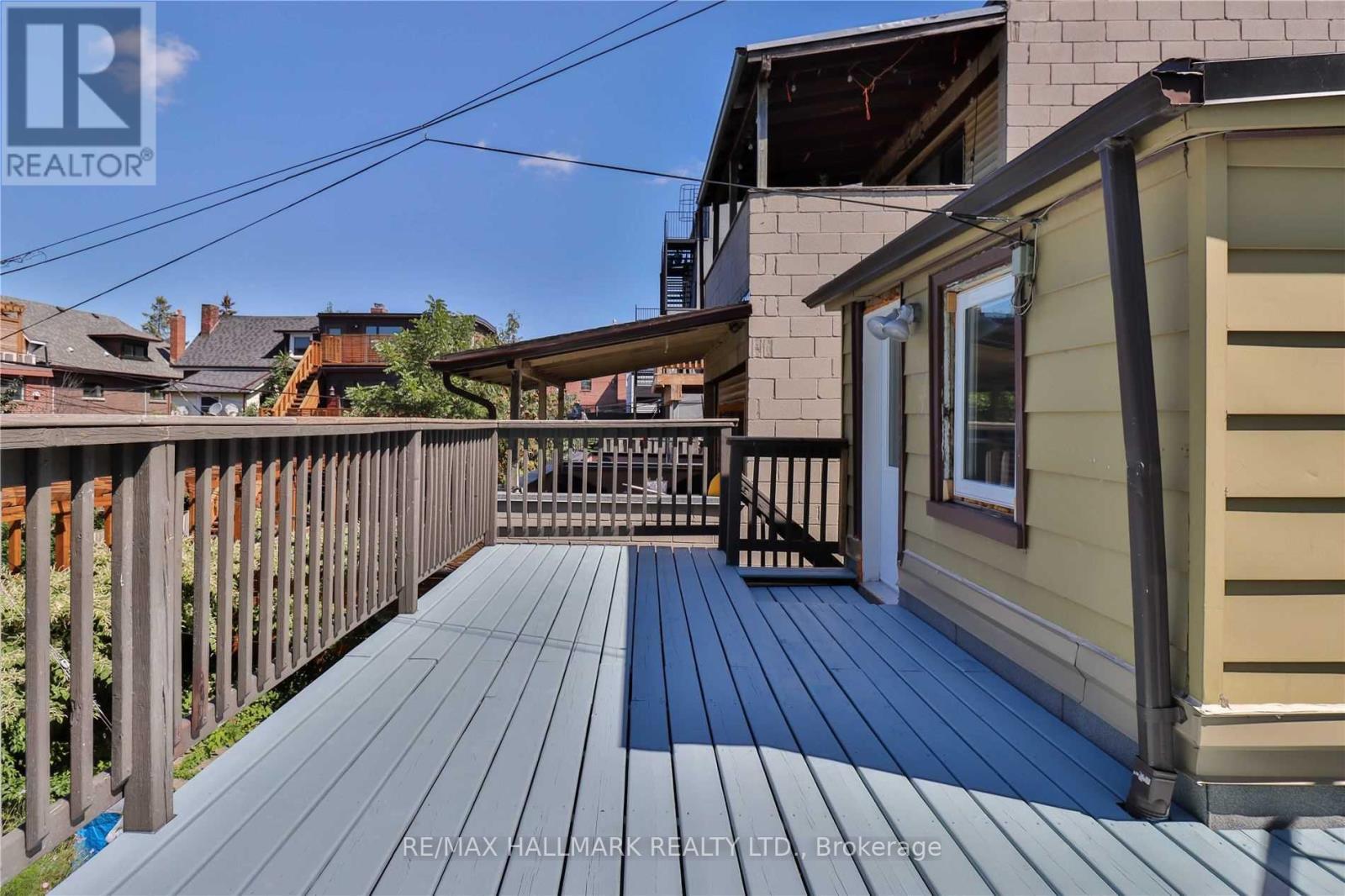 880 College Street — photo 19