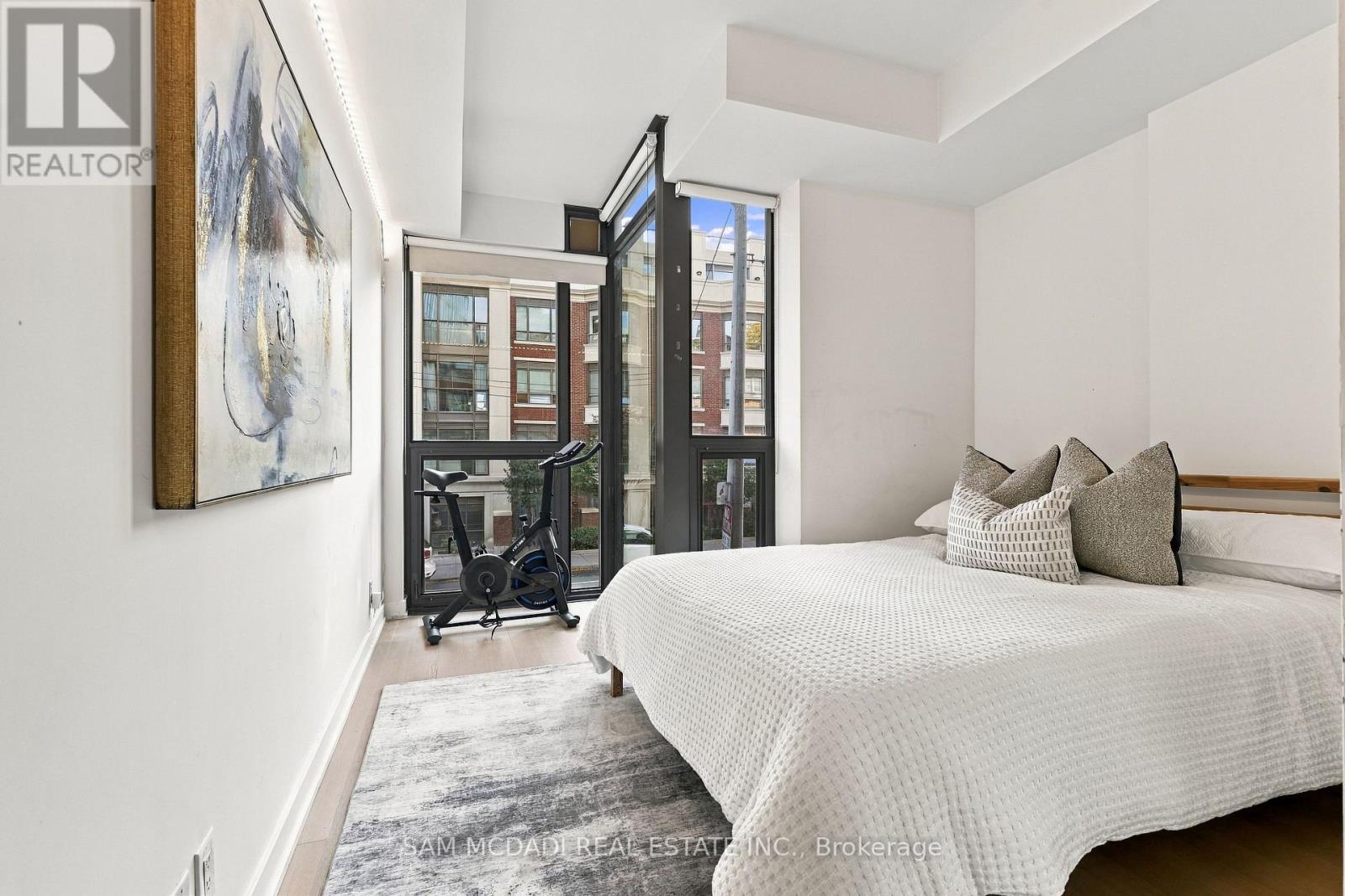 TH27- 15 Beverley Street, Toronto, ON photo 15