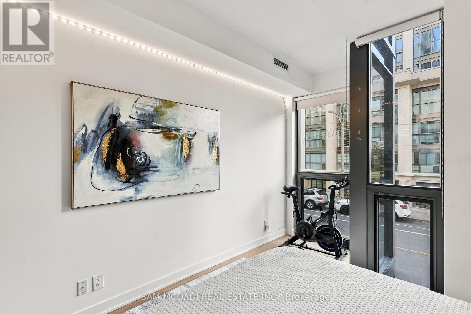 TH27- 15 Beverley Street, Toronto, ON photo 16