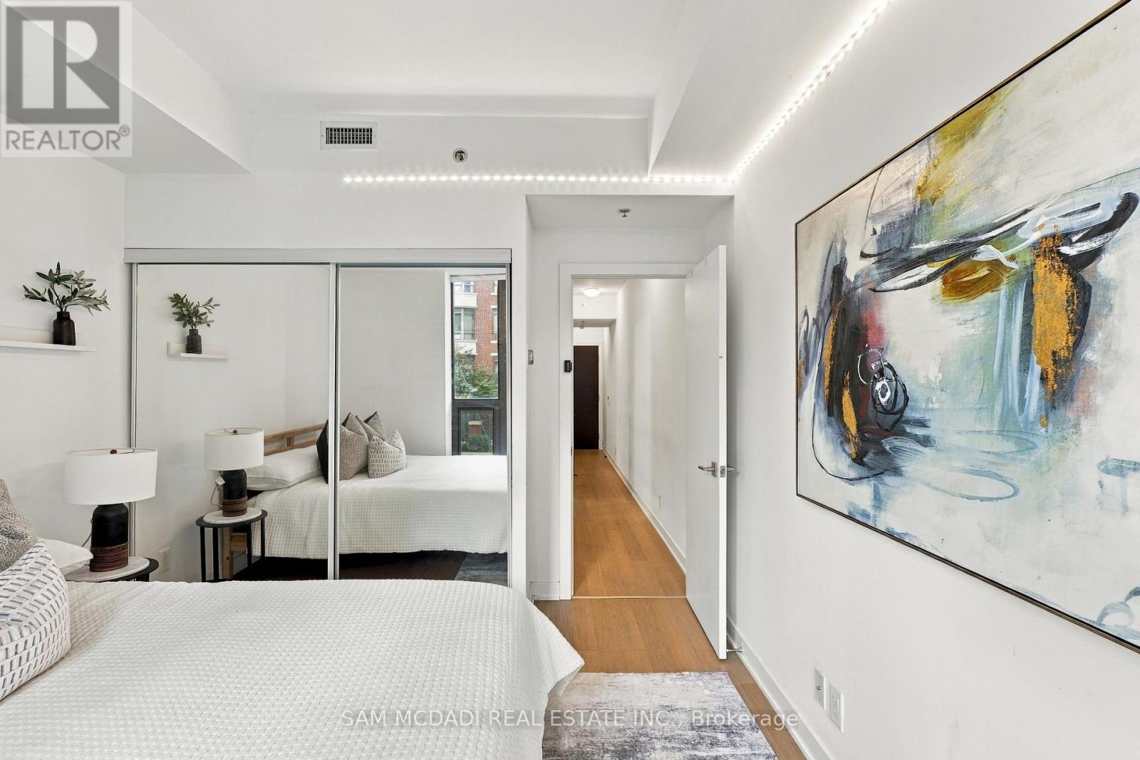 TH27- 15 Beverley Street, Toronto, ON photo 18