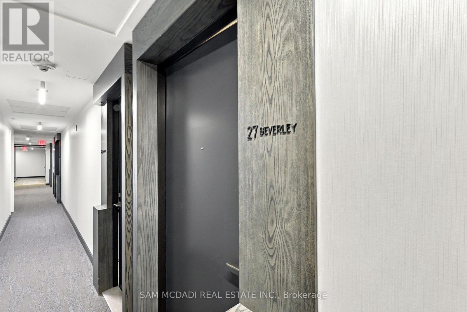 TH27- 15 Beverley Street, Toronto, ON photo 2