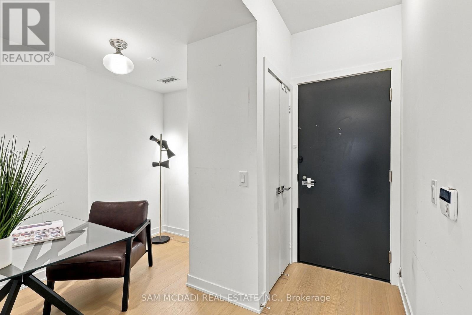 TH27- 15 Beverley Street, Toronto, ON photo 21