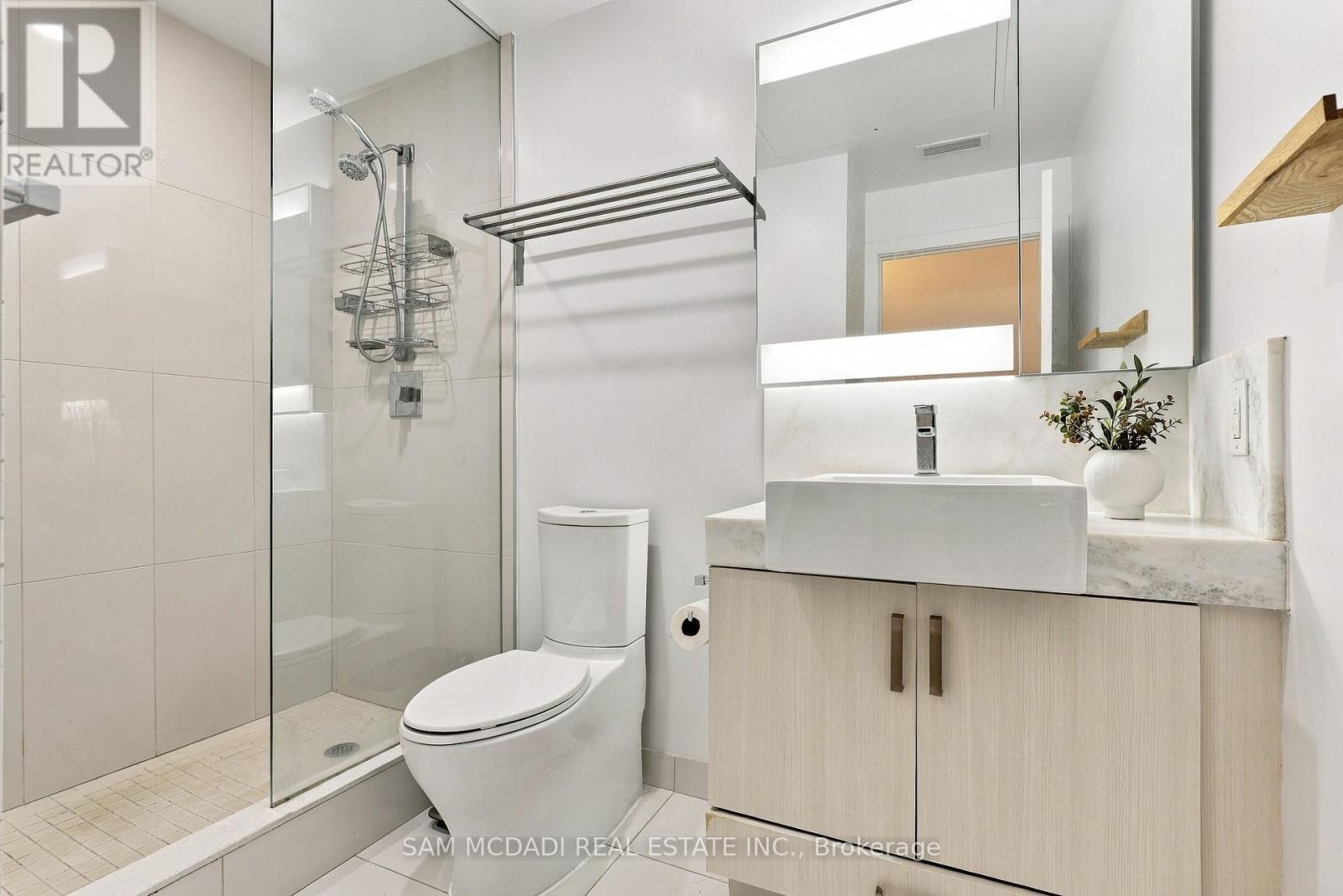 TH27- 15 Beverley Street, Toronto, ON photo 22