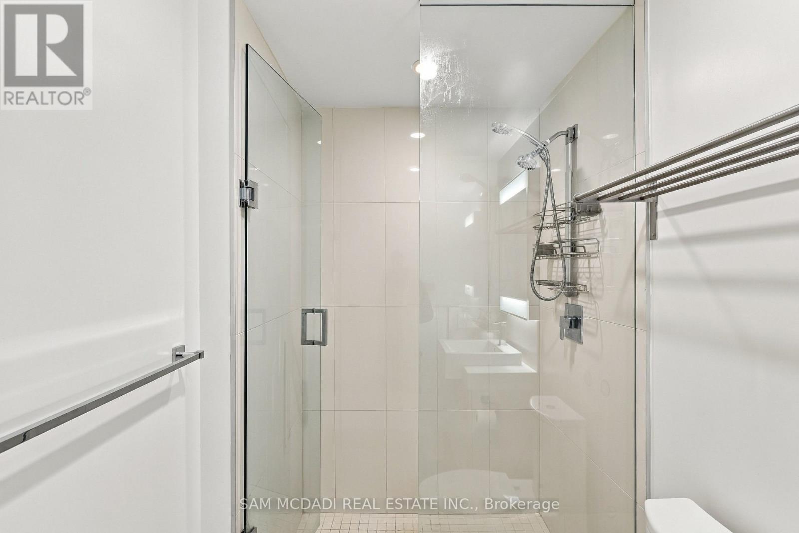 TH27- 15 Beverley Street, Toronto, ON photo 23