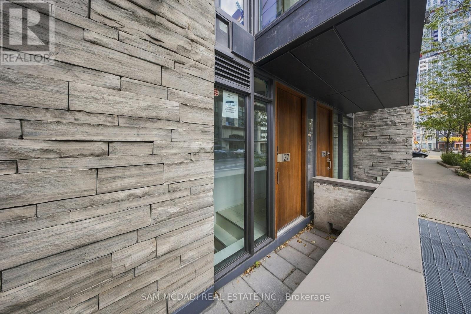 TH27- 15 Beverley Street, Toronto, ON photo 3