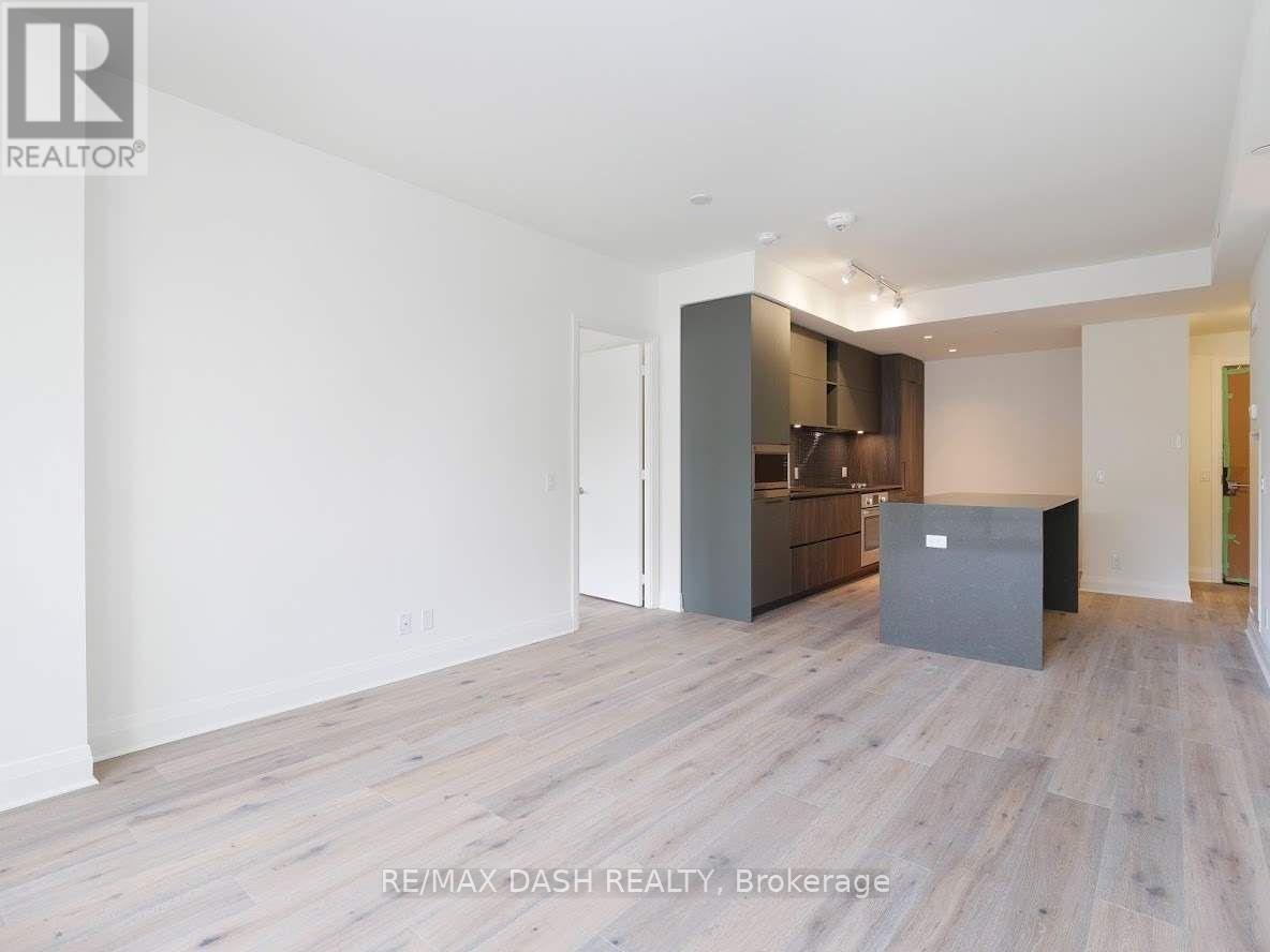 151 Avenue Road — photo 12