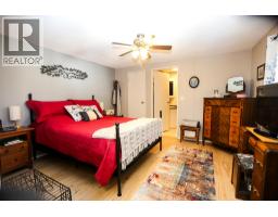 4pc Ensuite bath - 4510 Power Road Unit# 31, Barriere, BC V0E1E0 Photo 9
