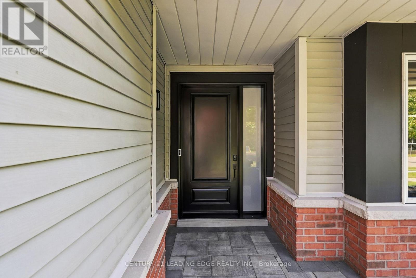 195 Whitby Shores Greenway, Whitby, ON photo 7