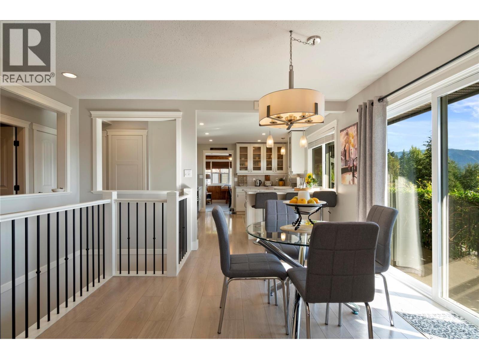 5121 50 Street NW, Salmon Arm - Image 1