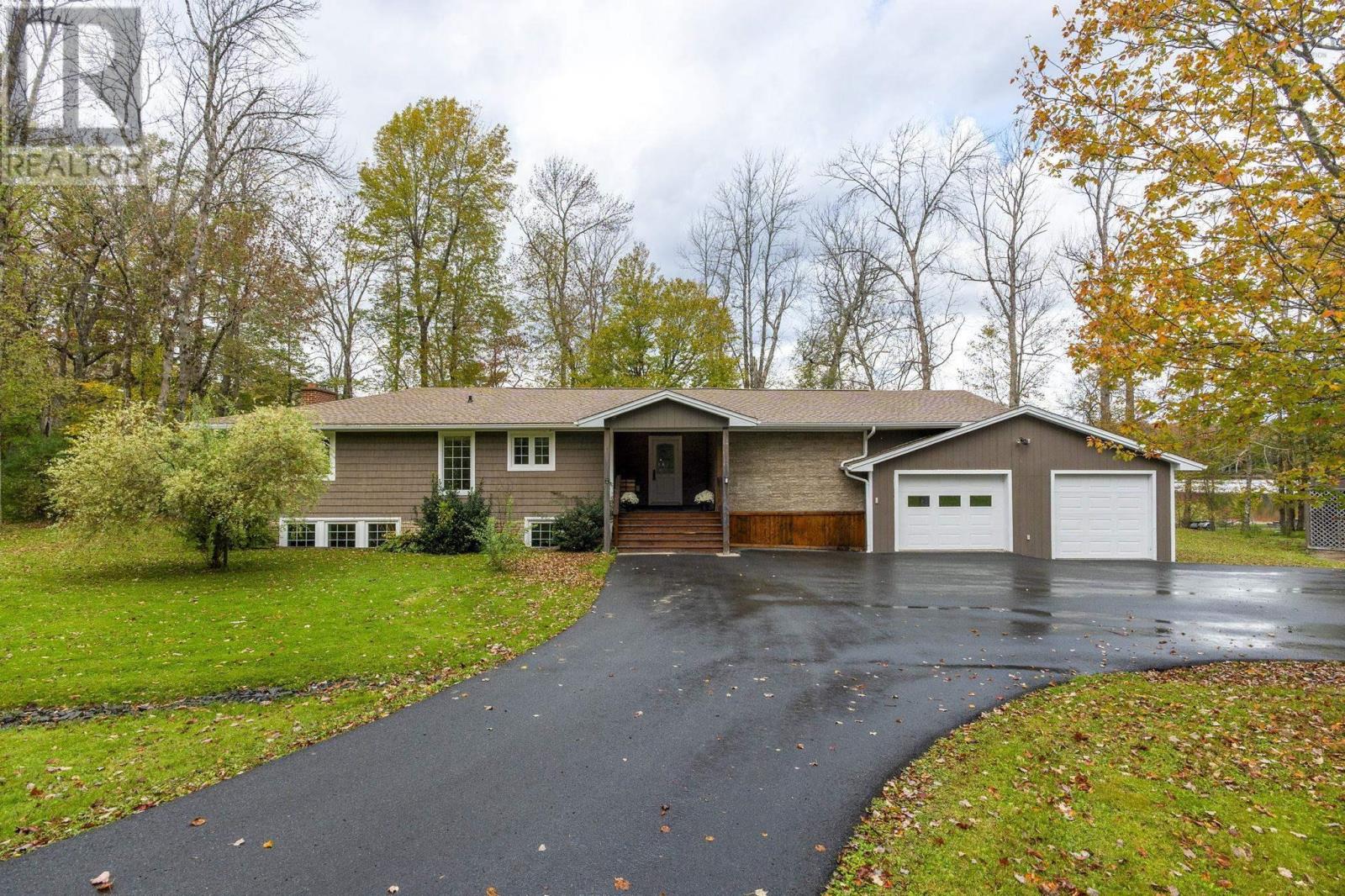 9 Piggott Lake Rd - 1