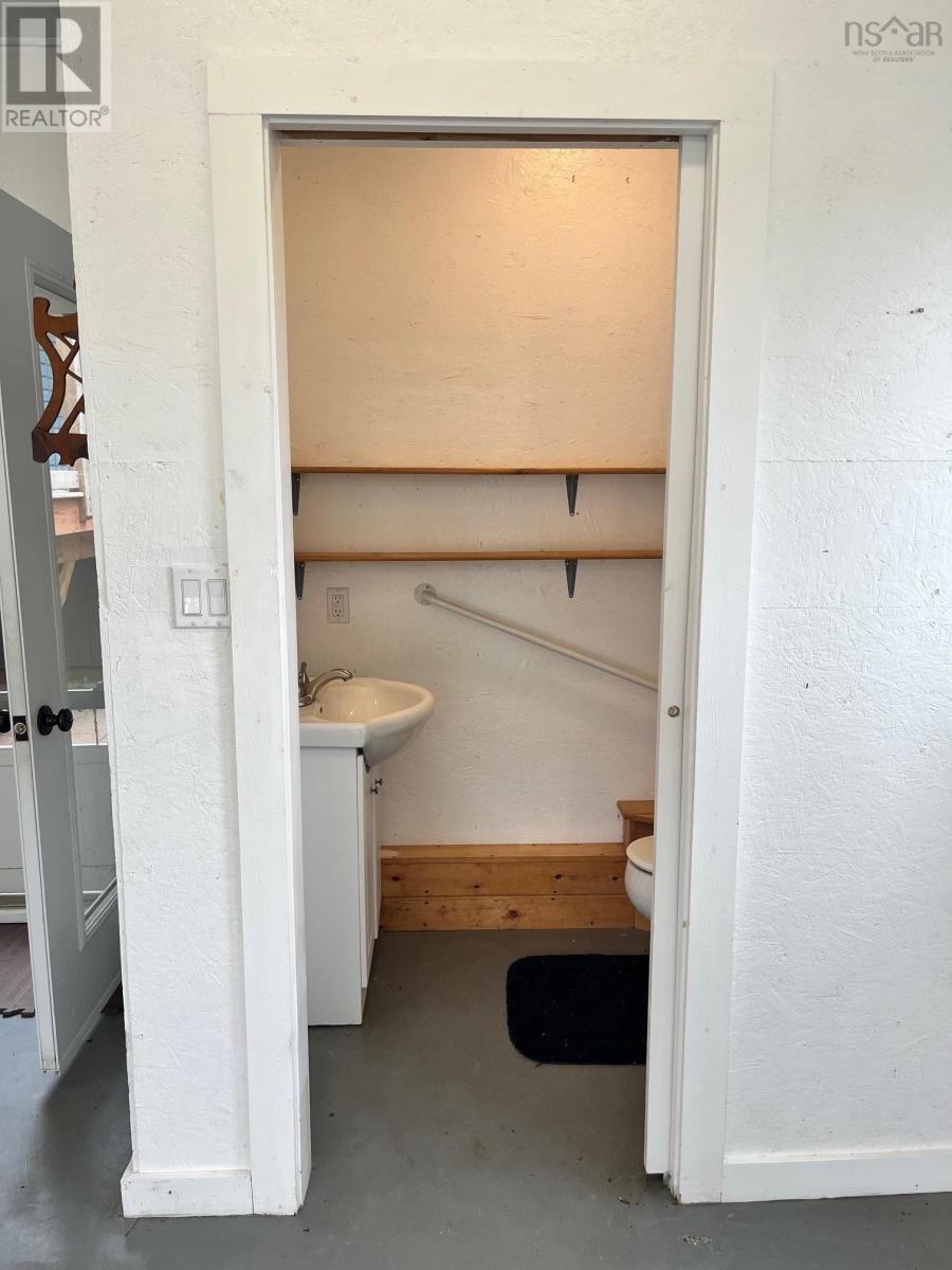 9 Piggott Lake Rd - 37