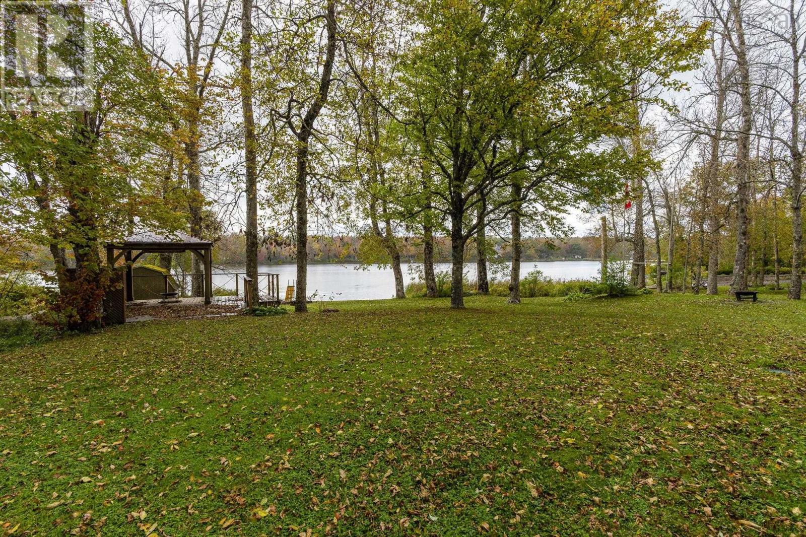9 Piggott Lake Rd - 40