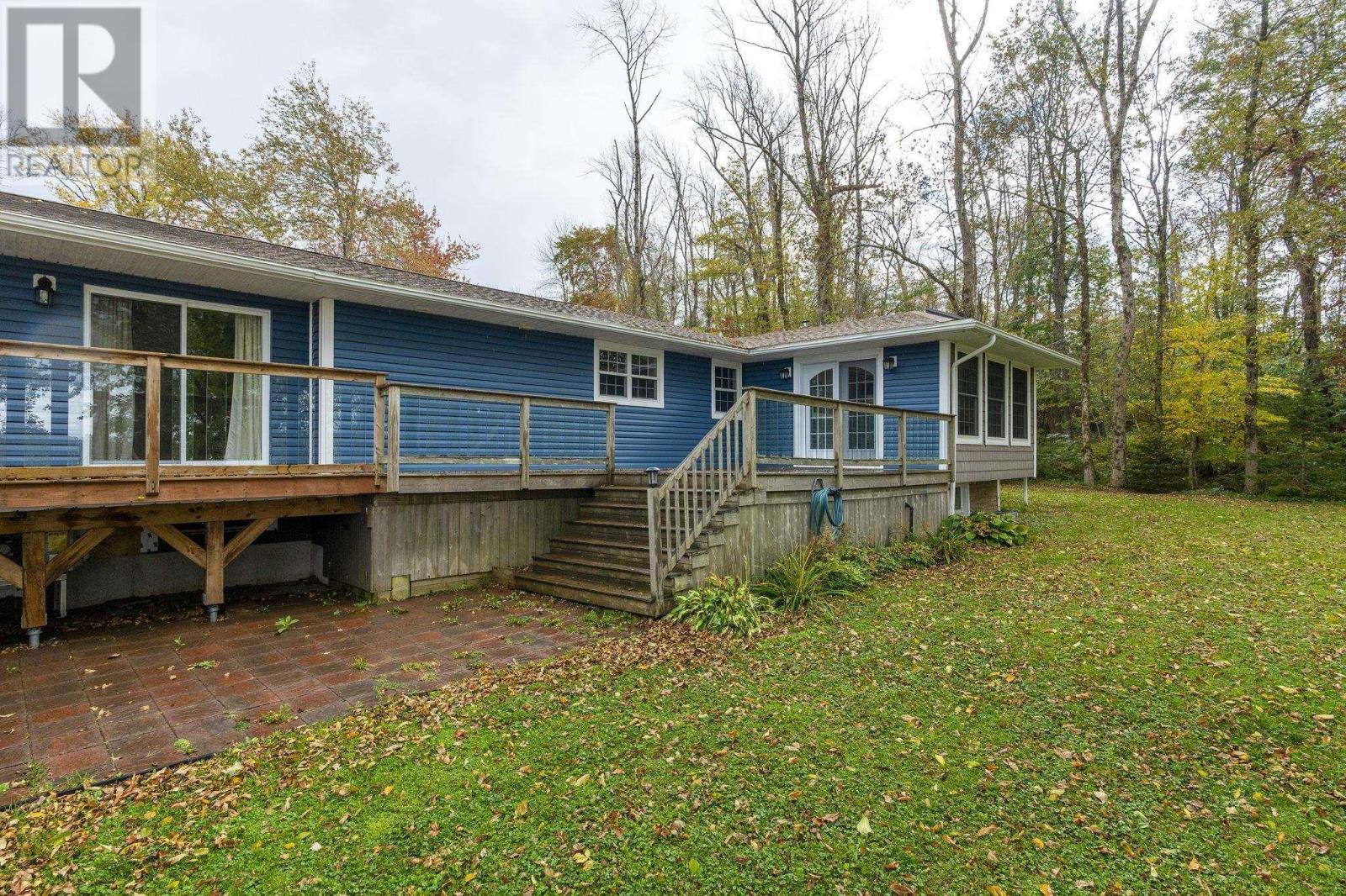 9 Piggott Lake Rd - 43