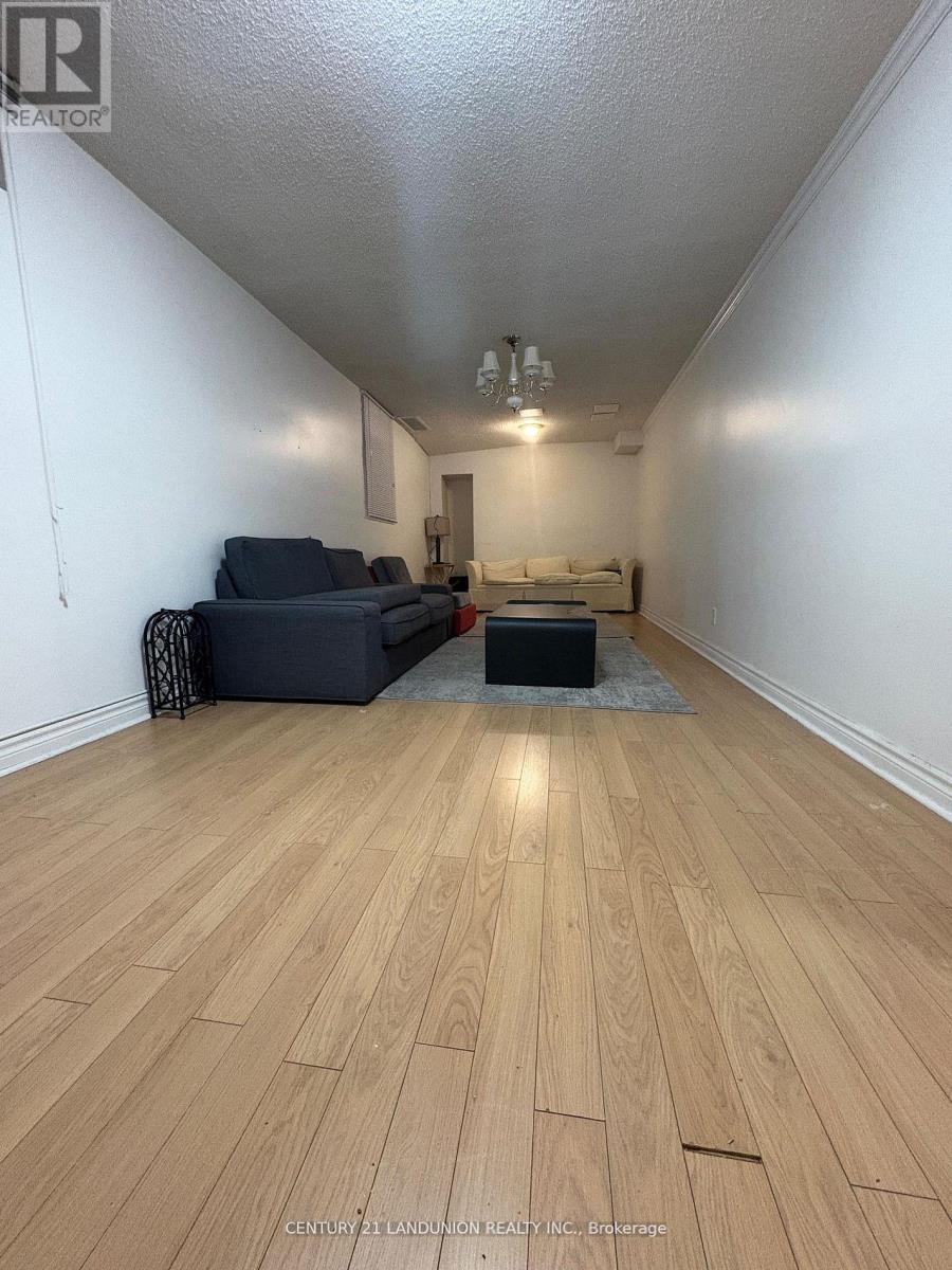 Bsmt 48 48 Marchwood Crescent — photo 4