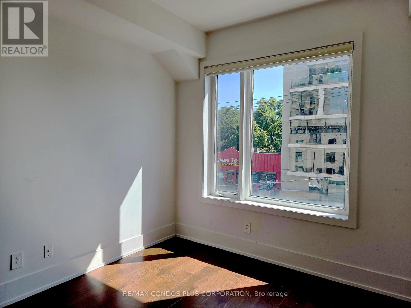 270 Davenport Road — photo 22
