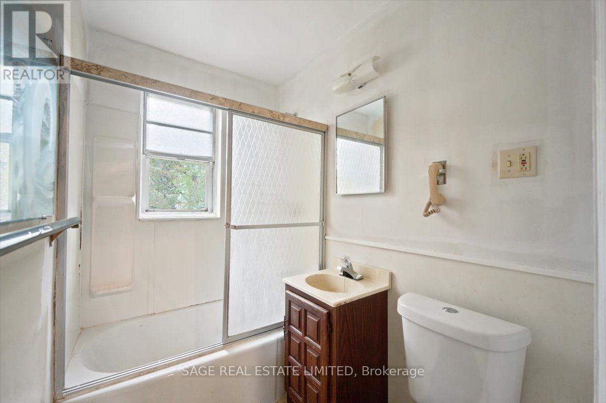 12 Khedive Avenue — photo 25