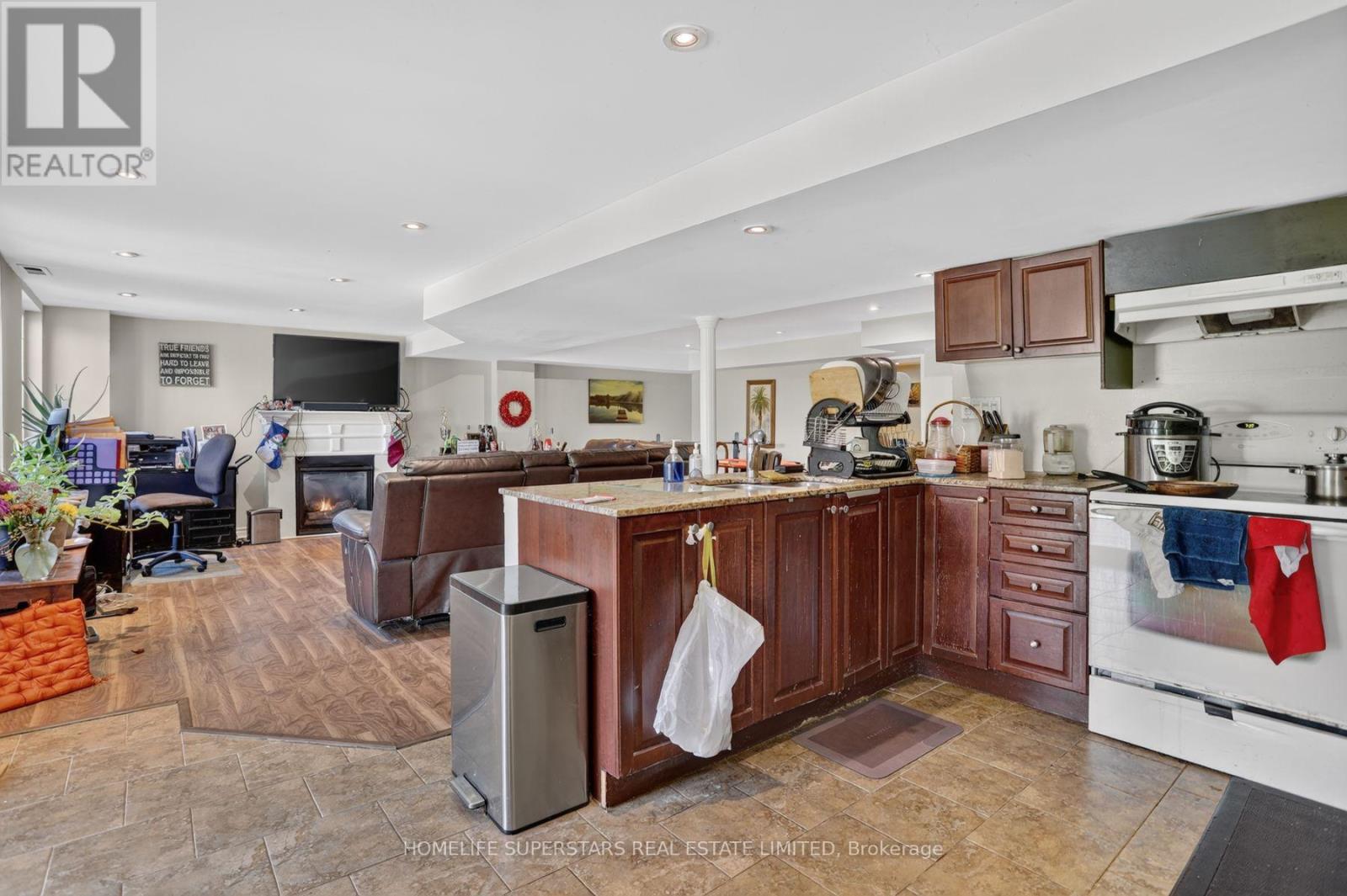 29 WESTACOTT CRESCENT - 5