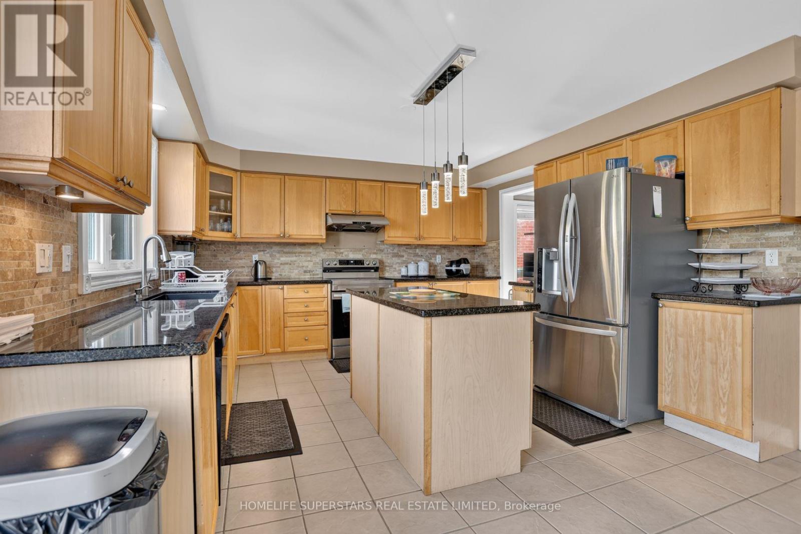 29 WESTACOTT CRESCENT - 2