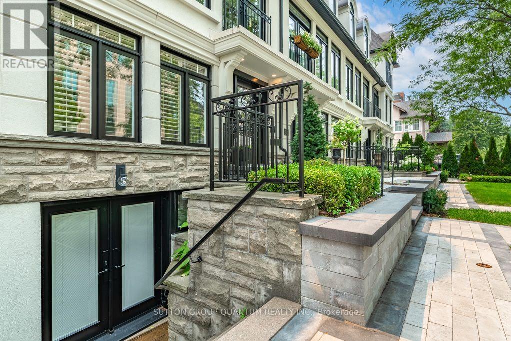 146 Reynolds Street, Oakville, ON photo 3