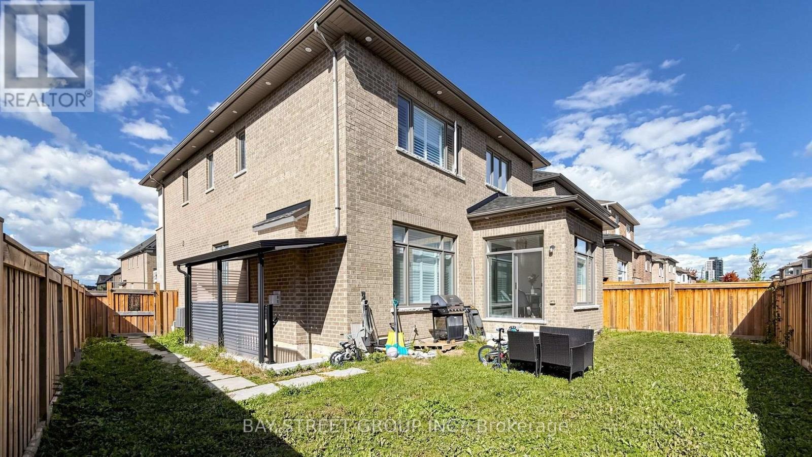 138 ZACHARY CRESCENT - 48