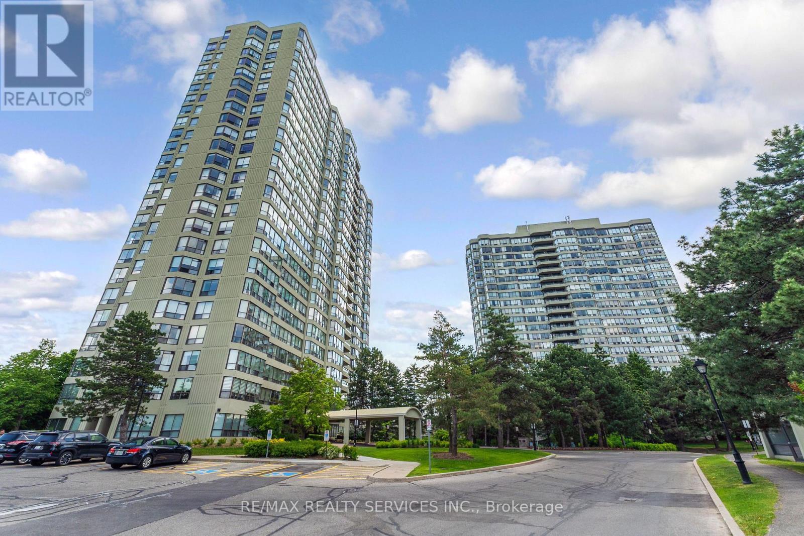 709- 22 Hanover Road, Brampton, ON