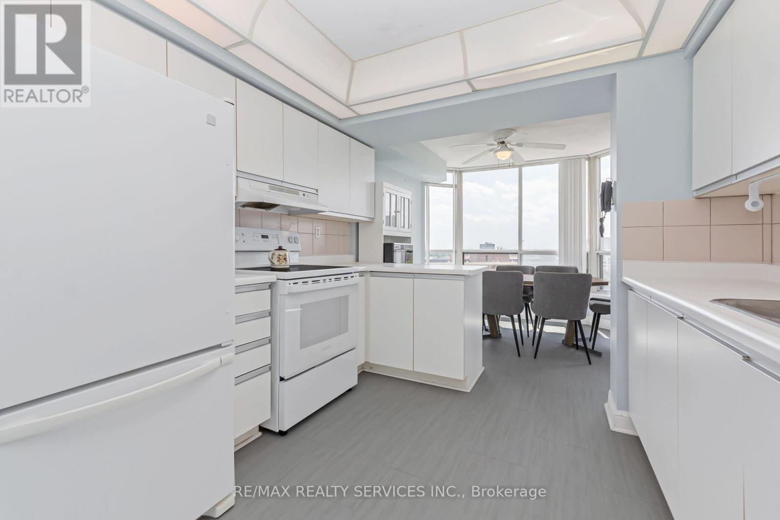 709- 22 Hanover Road, Brampton, ON photo 16