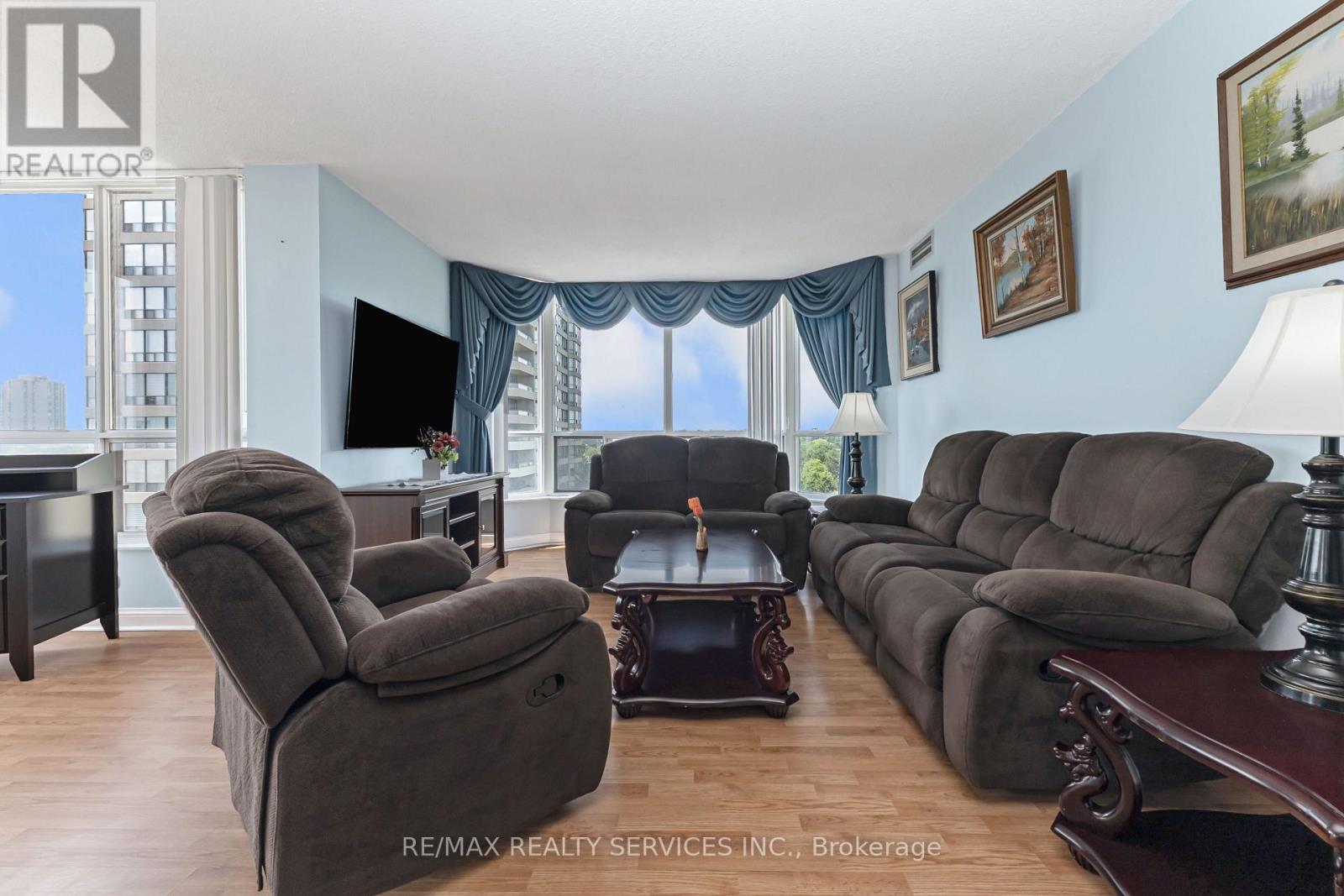 709- 22 Hanover Road, Brampton, ON photo 9