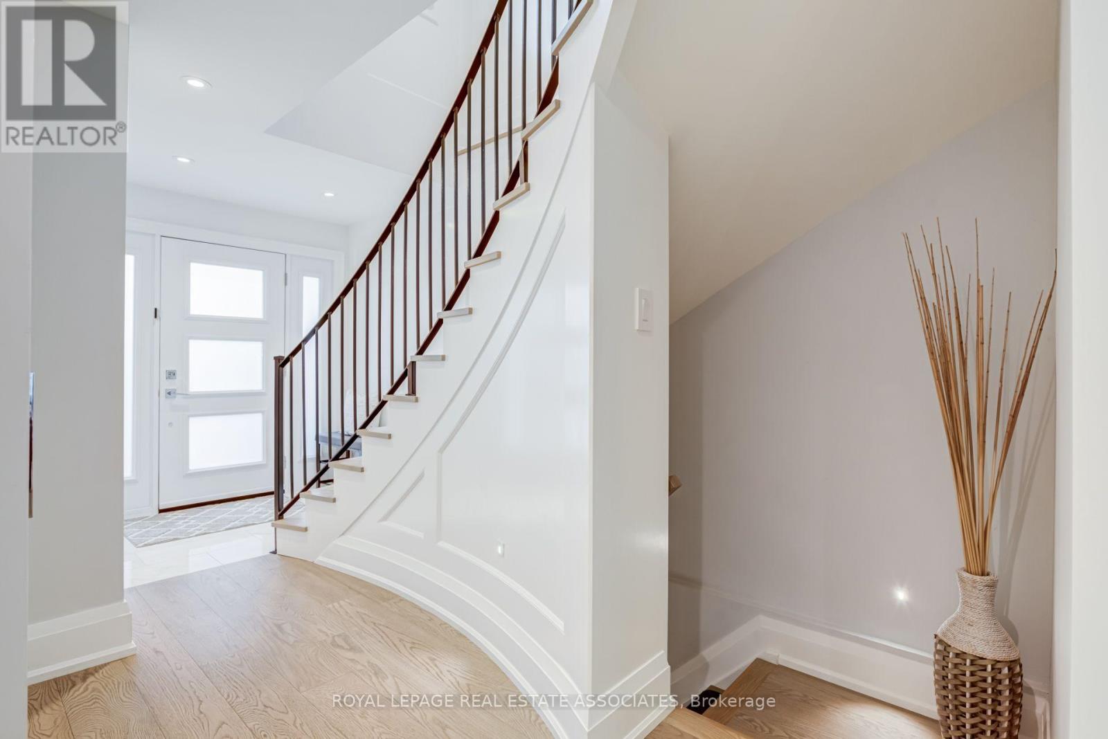 889 Sweetwater Crescent, Mississauga, ON photo 16