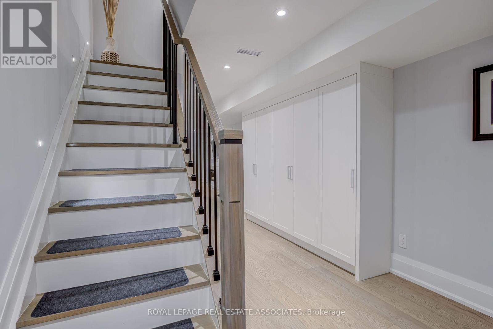 889 Sweetwater Crescent, Mississauga, ON photo 29