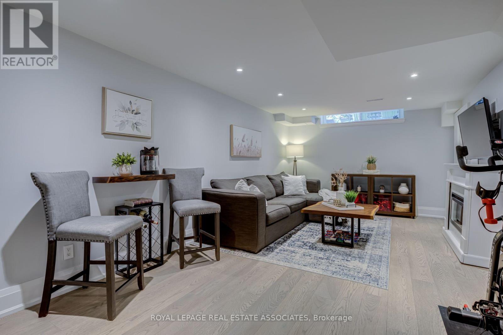 889 Sweetwater Crescent, Mississauga, ON photo 30