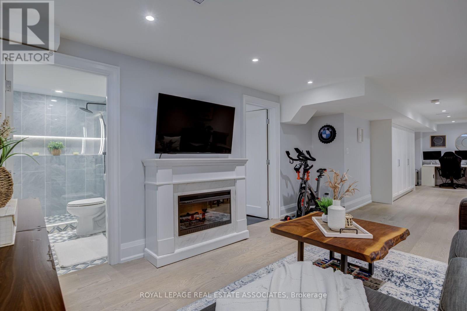 889 Sweetwater Crescent, Mississauga, ON photo 32