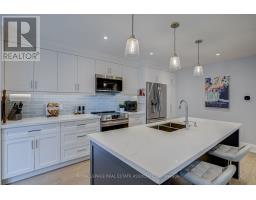 889 Sweetwater Crescent, Mississauga, ON L5H4A7 Photo 12