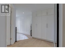 889 Sweetwater Crescent, Mississauga, ON L5H4A7 Photo 18