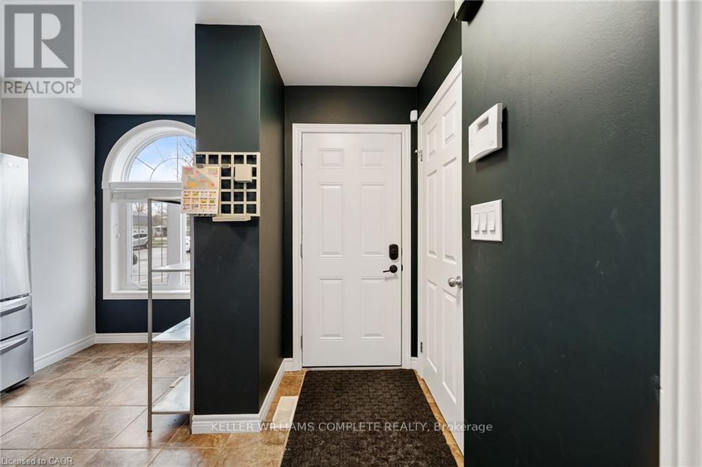27- 68A Main Street North, Haldimand, ON photo 9