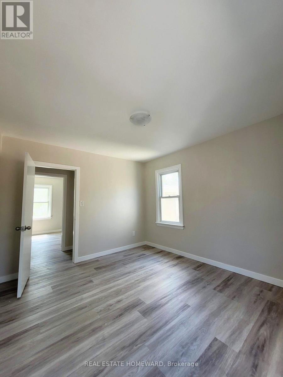 228 East 25th Street, Hamilton, ON photo 14