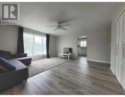 Living room - 228 East 25th Street, Hamilton, ON L8V3A5 Photo 6