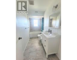 Kitchen - 228 East 25th Street, Hamilton, ON L8V3A5 Photo 7