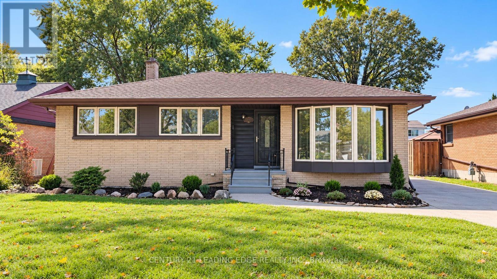 MAIN - 1275 PARKVIEW AVENUE, Windsor