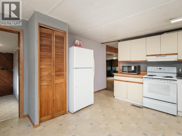 35 MAPLE STREET - 8