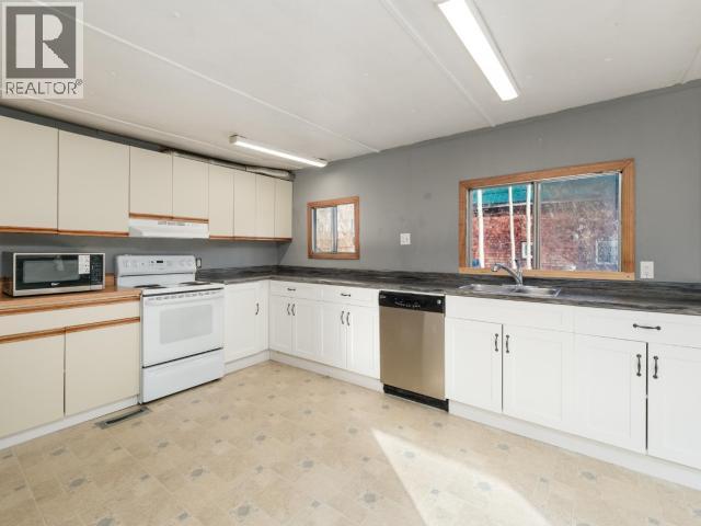 35 MAPLE STREET - 6