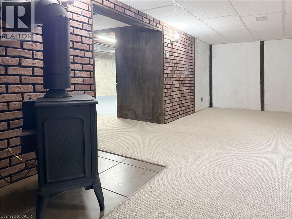 181 Montclair Crescent — photo 34