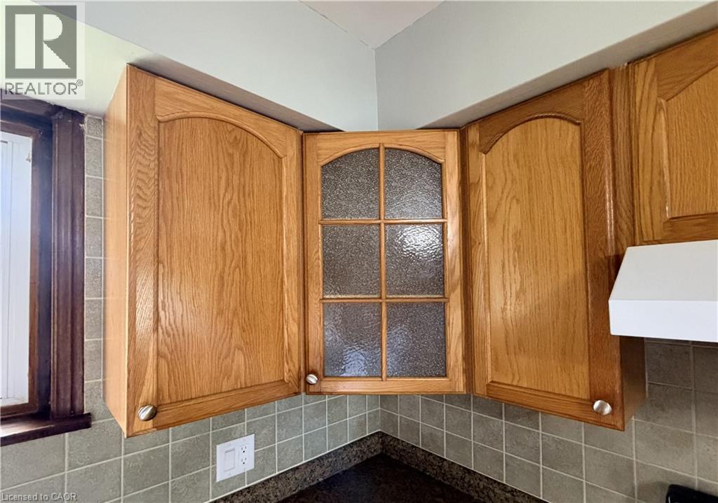 181 Montclair Crescent — photo 18