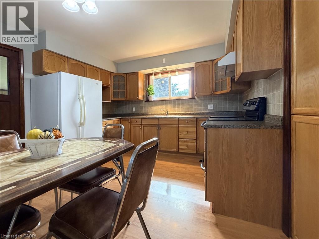 181 Montclair Crescent — photo 16