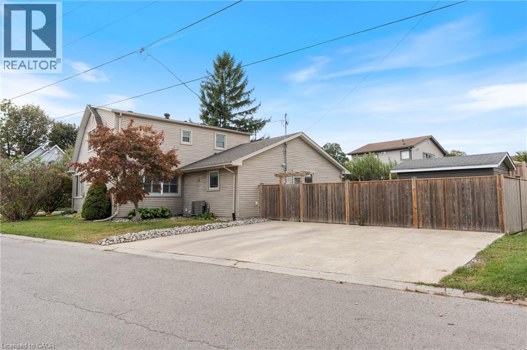 61 BROWN Street - 26