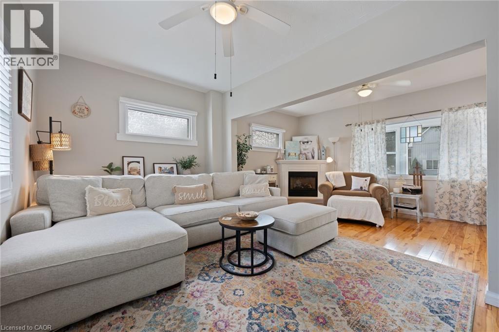 61 BROWN Street - 8