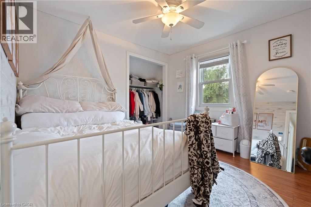 61 BROWN Street - 21